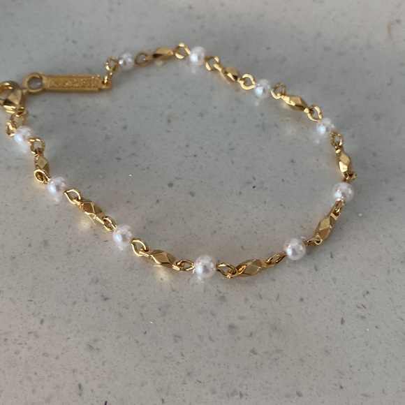Napier Gold and Pearl Chain Bracelet - Picture 4 of 7